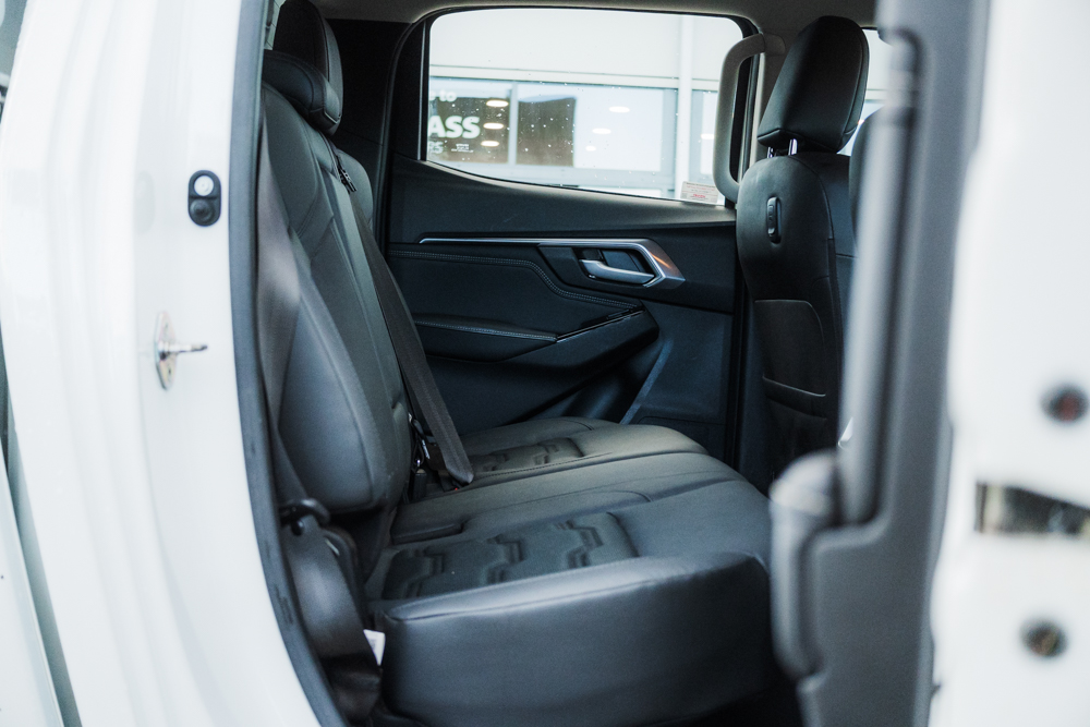 Isuzu D-Max DL40 Automatic - Image 16