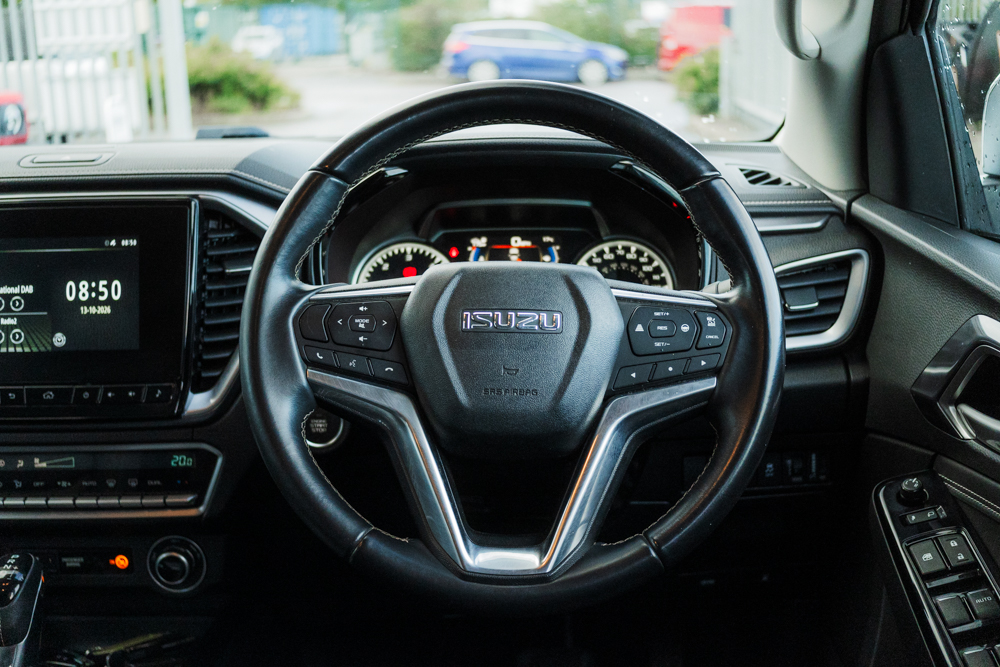 Isuzu D-Max DL40 Automatic - Image 17