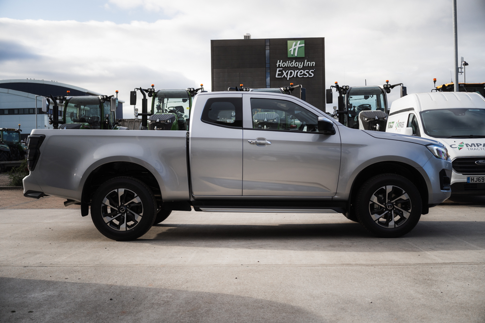 Brand New 2.2L 8-Speed Isuzu D-Max DL40 Extended Cab Auto - Image 4