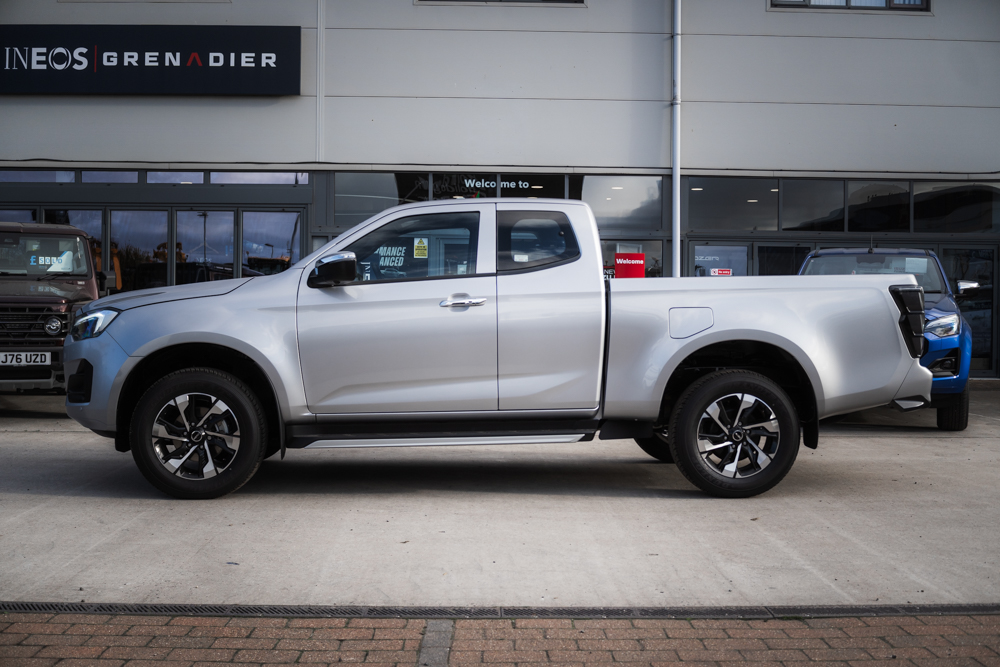 Brand New 2.2L 8-Speed Isuzu D-Max DL40 Extended Cab Auto - Image 5