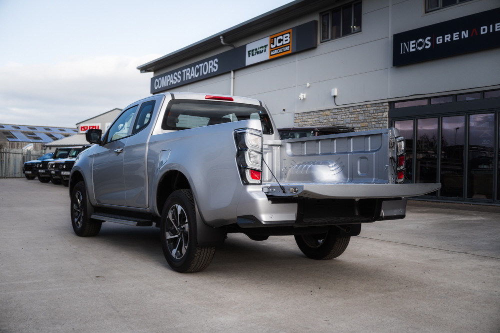 Brand New 2.2L 8-Speed Isuzu D-Max DL40 Extended Cab Auto - Image 9