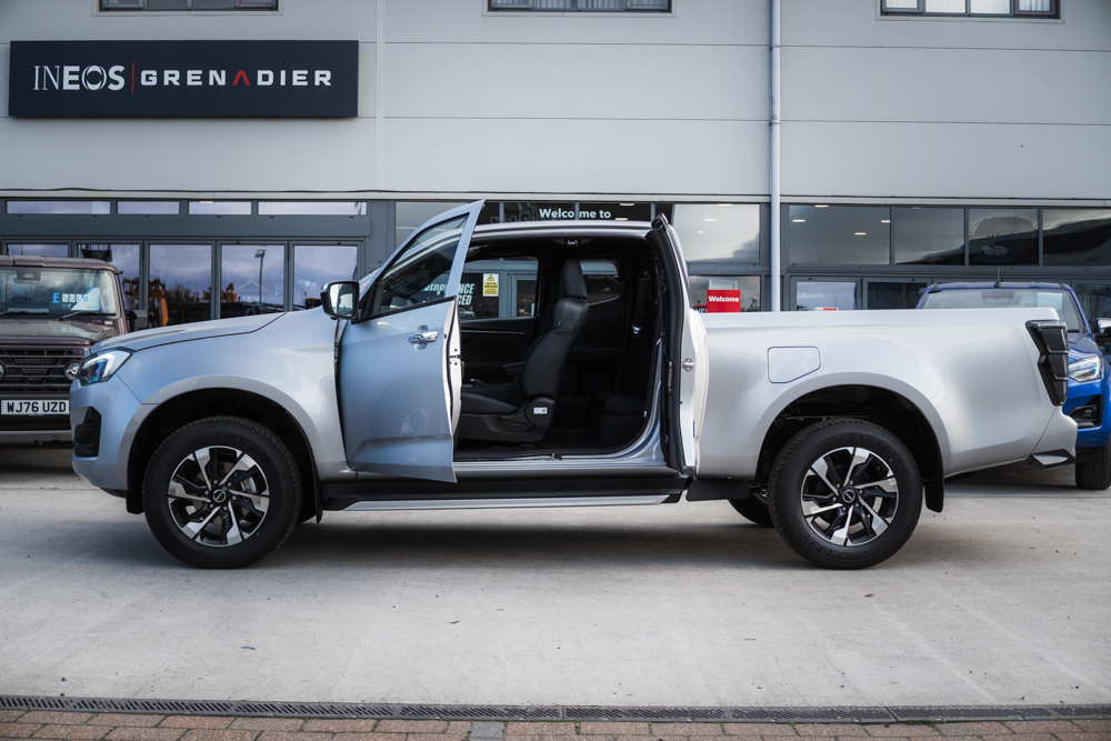 Brand New 2.2L 8-Speed Isuzu D-Max DL40 Extended Cab Auto - Image 12