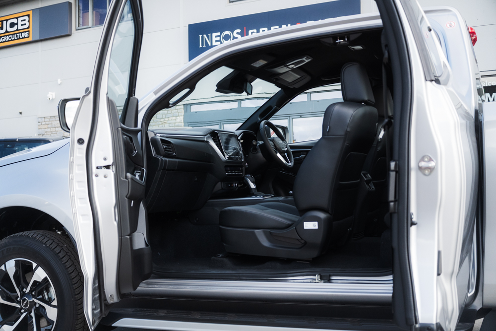 Brand New 2.2L 8-Speed Isuzu D-Max DL40 Extended Cab Auto - Image 14