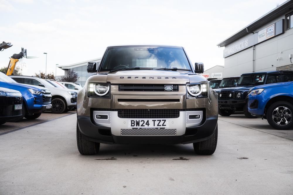 Land Rover Defender 90 3.0 D250 MHEV Hard Top SUV Auto - Image 3