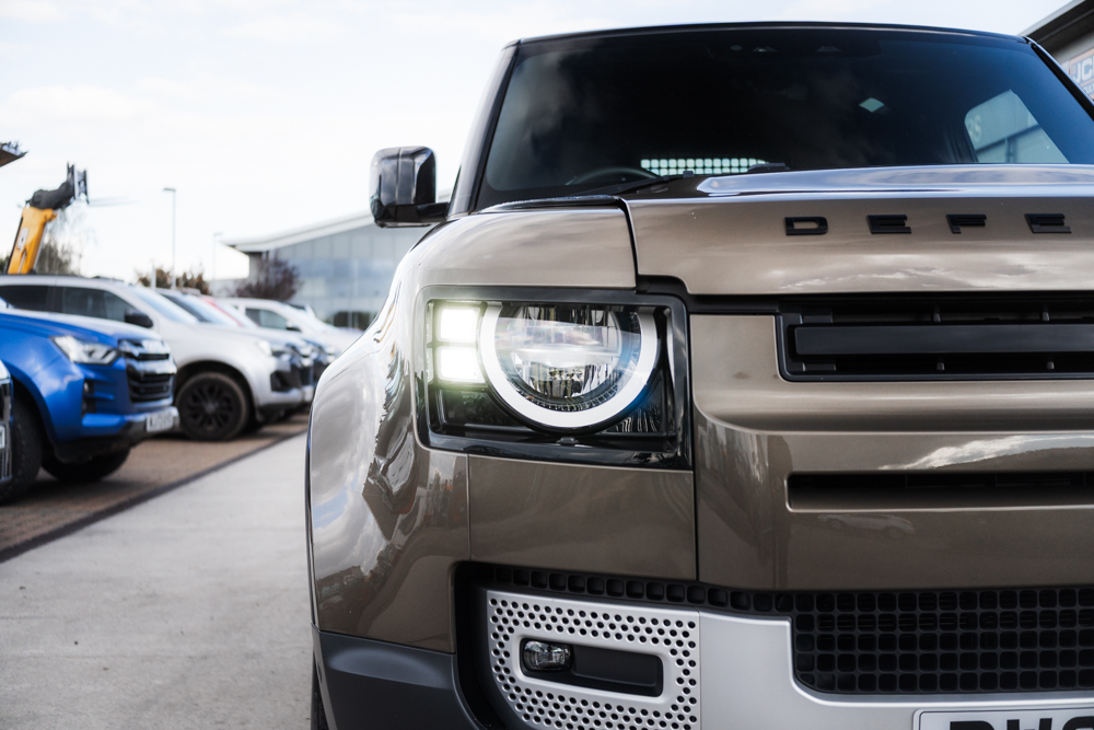 Land Rover Defender 90 3.0 D250 MHEV Hard Top SUV Auto - Image 9