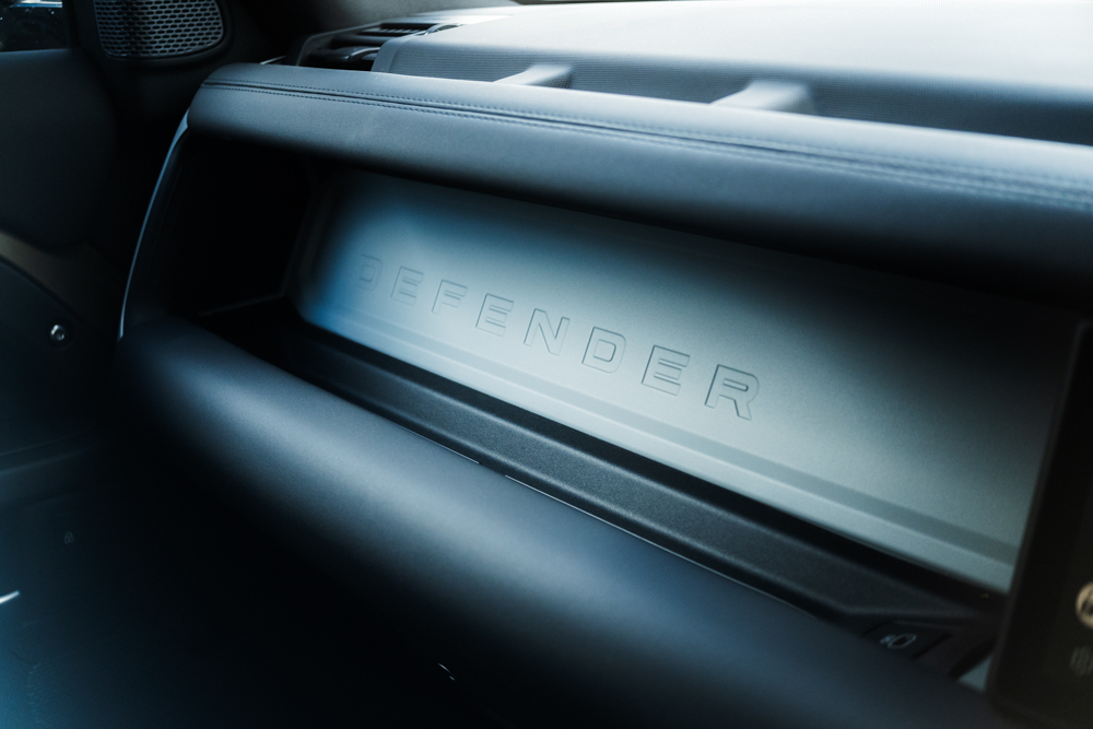 Land Rover Defender 90 3.0 D250 MHEV Hard Top SUV Auto - Image 37
