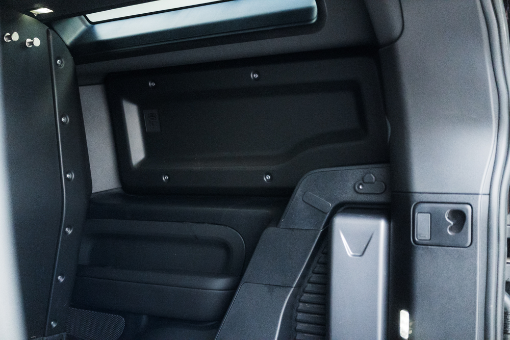 Land Rover Defender 90 3.0 D250 MHEV Hard Top SUV Auto - Image 39