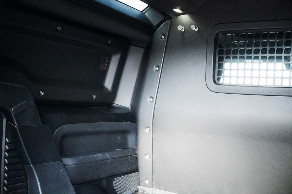 Land Rover Defender 90 3.0 D250 MHEV Hard Top SUV Auto - Image 40