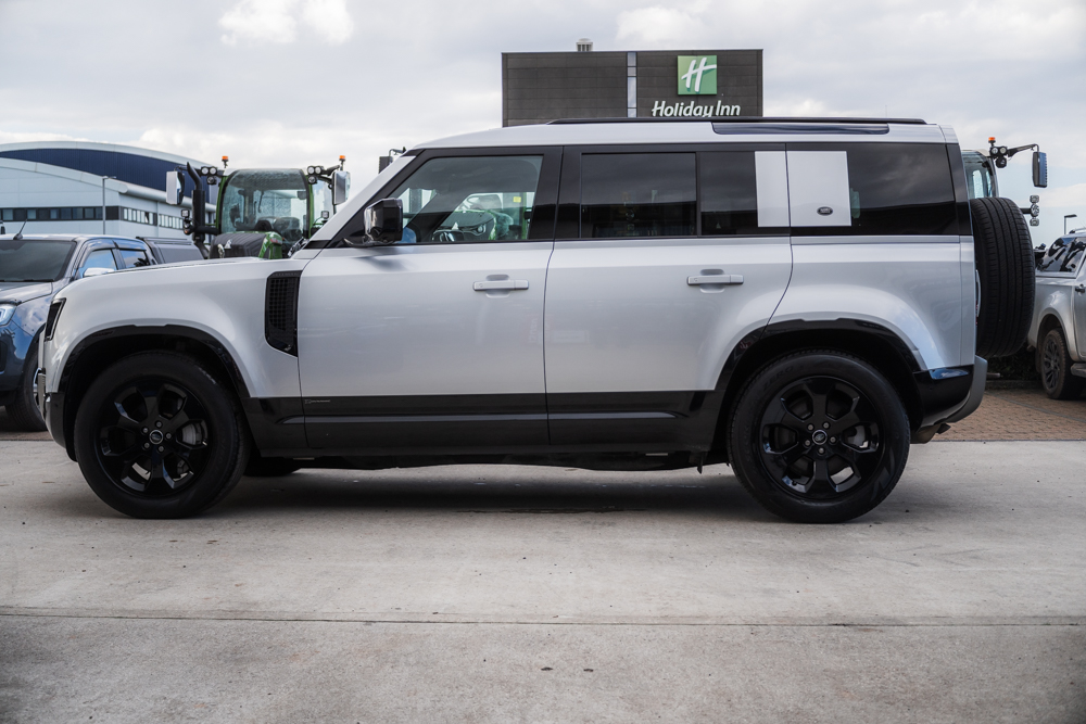 Land Rover Defender 110 3.0 D300 MHEV X-Dynamic HSE - Image 4