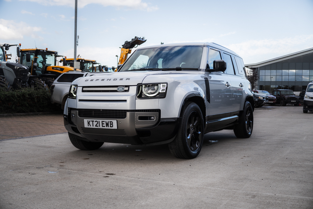 Land Rover Defender 110 3.0 D300 MHEV X-Dynamic HSE - Image 2