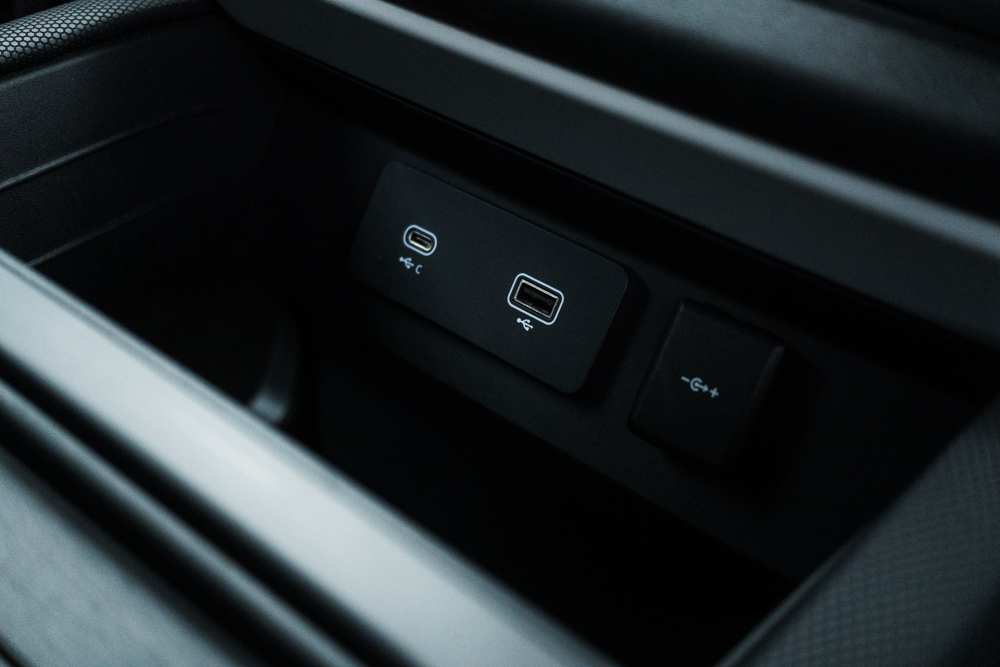 Land Rover Defender 110 3.0 D300 MHEV X-Dynamic HSE - Image 28