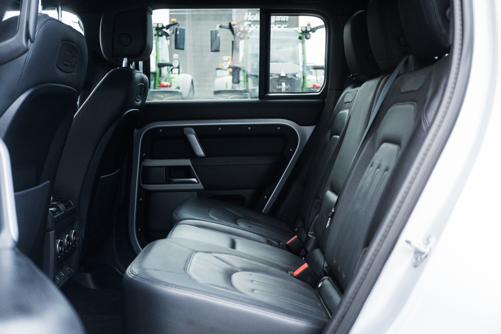 Land Rover Defender 110 3.0 D300 MHEV X-Dynamic HSE - Image 33