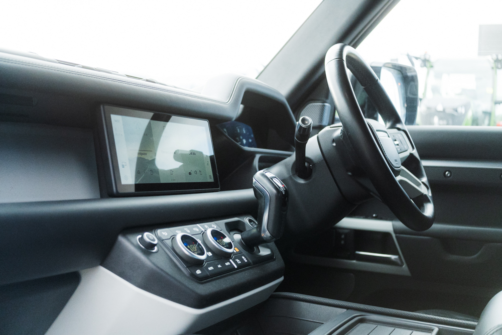 Land Rover Defender 110 3.0 D300 MHEV X-Dynamic HSE - Image 35