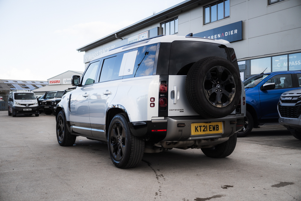 Land Rover Defender 110 3.0 D300 MHEV X-Dynamic HSE - Image 10