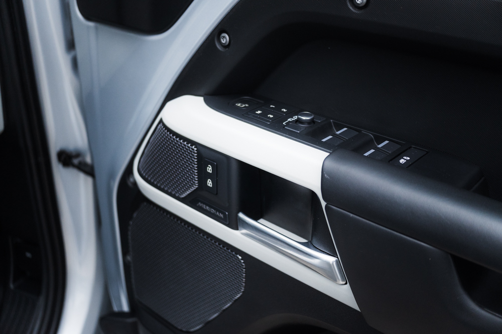 Land Rover Defender 110 3.0 D300 MHEV X-Dynamic HSE - Image 41