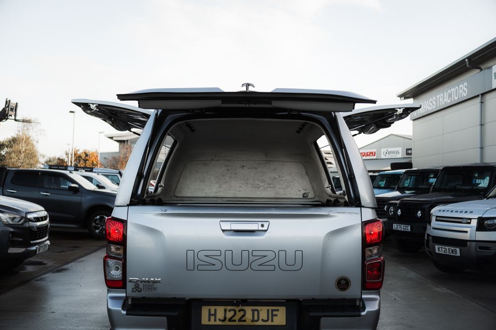 Isuzu D-Max DL20 Extended Cab Manual - Image 13