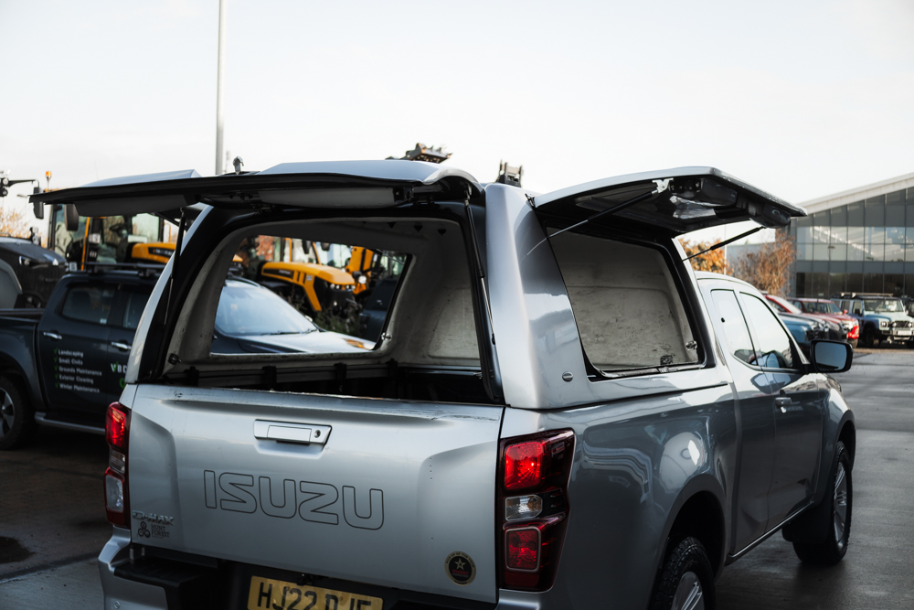 Isuzu D-Max DL20 Extended Cab Manual - Image 15