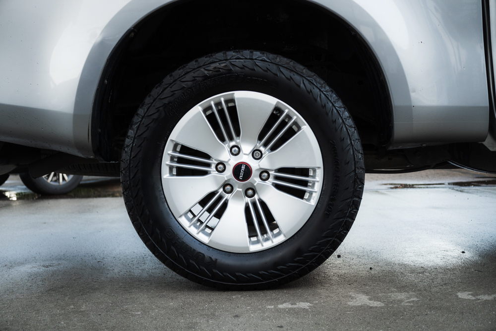 Isuzu D-Max DL20 Extended Cab Manual - Image 25
