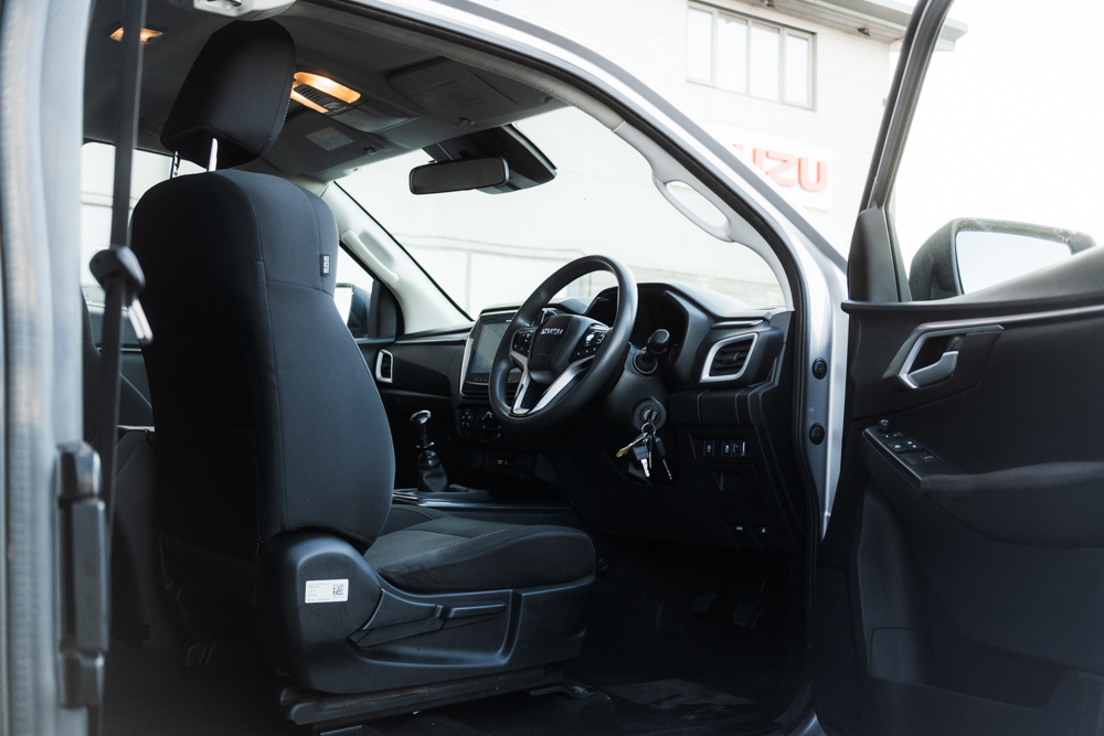 Isuzu D-Max DL20 Extended Cab Manual - Image 37