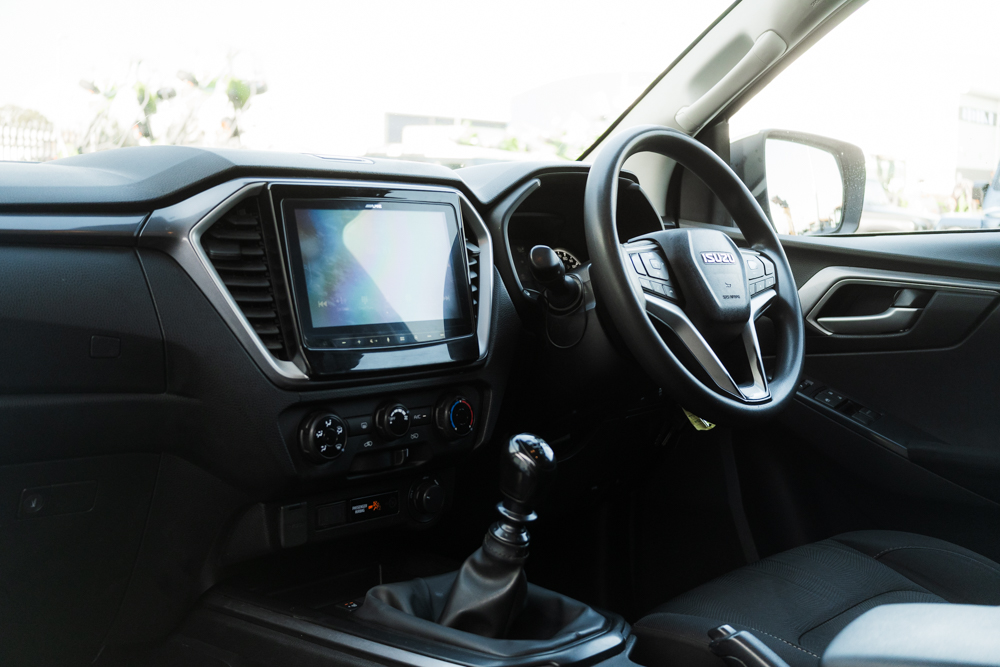Isuzu D-Max DL20 Extended Cab Manual - Image 32