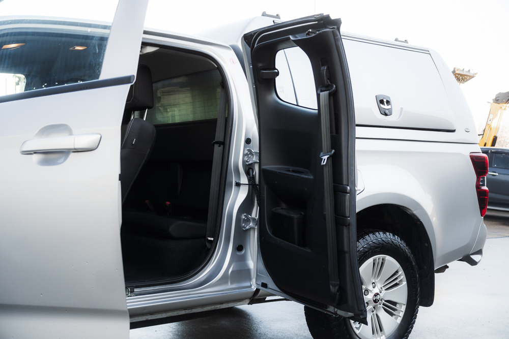 Isuzu D-Max DL20 Extended Cab Manual - Image 20